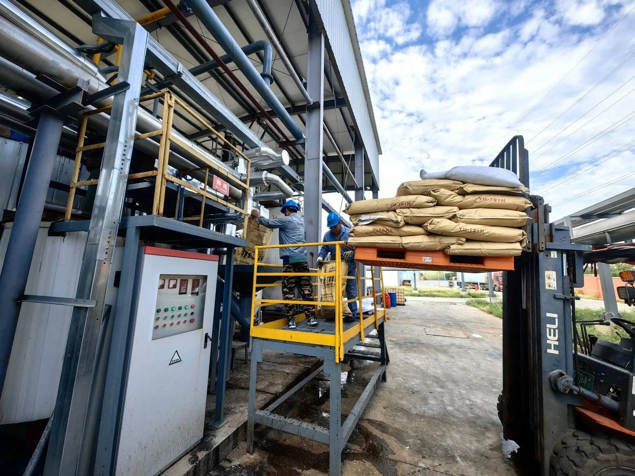 践行“六个主题年” | 沥青开云篮球_开云（中国）有限公司权属单位储运开云篮球_开云（中国）有限公司新材料车间技术改造再迎新突破